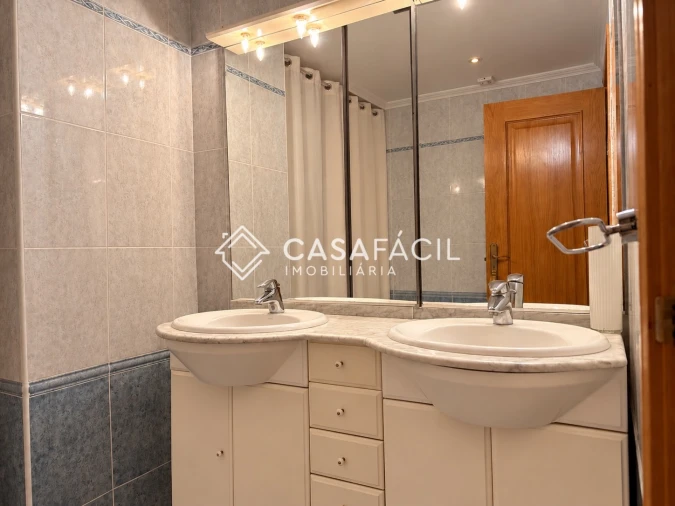 Apartamento T5 para Venda em Alcochete Foto 14