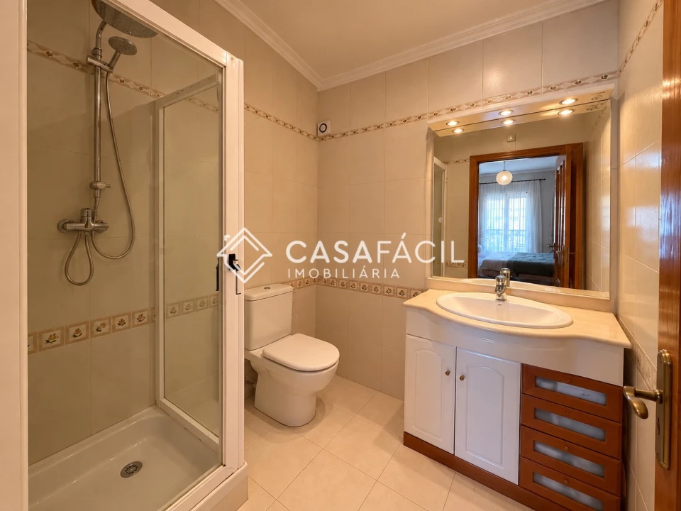 Apartamento T5 para Venda em Alcochete Foto 25
