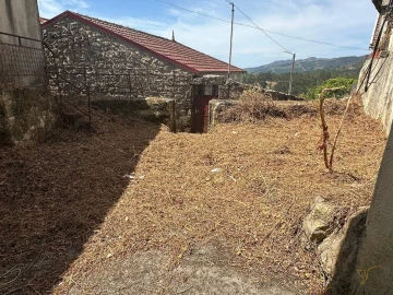 Moradia T3 para Venda em Chaviães e Paços