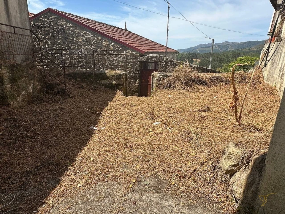 Moradia T3 para Venda em Chaviães e Paços Foto 13
