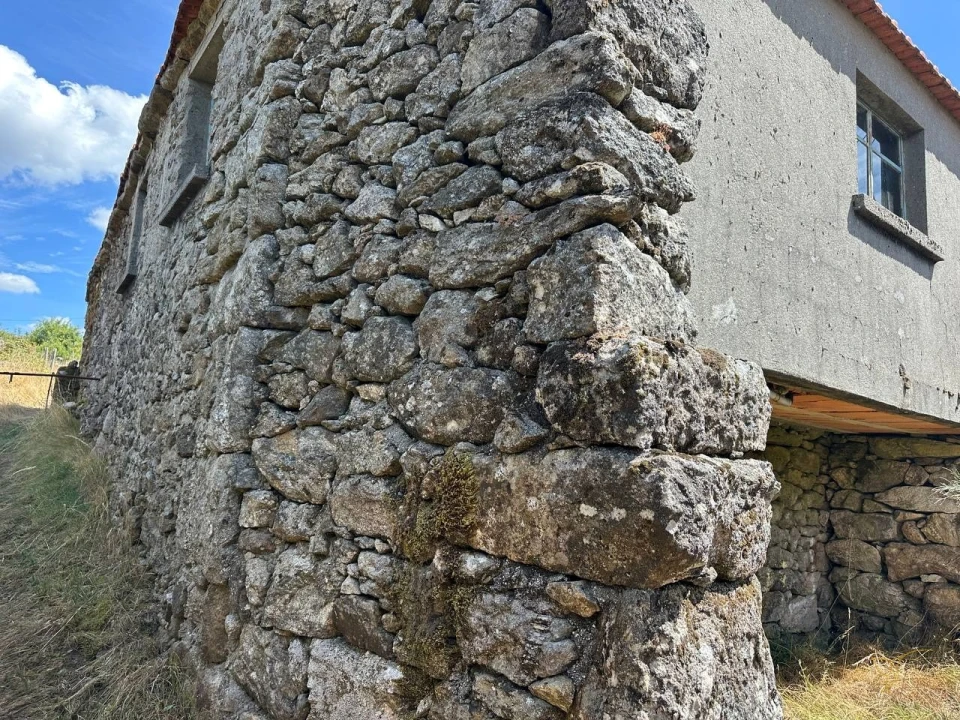 Moradia T3 para Venda em Castro Laboreiro e Lamas de Mouro Foto 2