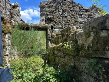 Moradia T3 para Venda em Castro Laboreiro e Lamas de Mouro
