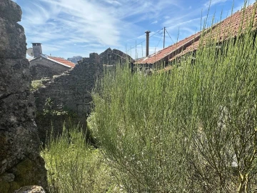Moradia T3 para Venda em Castro Laboreiro e Lamas de Mouro