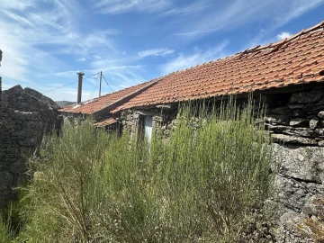 Moradia T3 para Venda em Castro Laboreiro e Lamas de Mouro