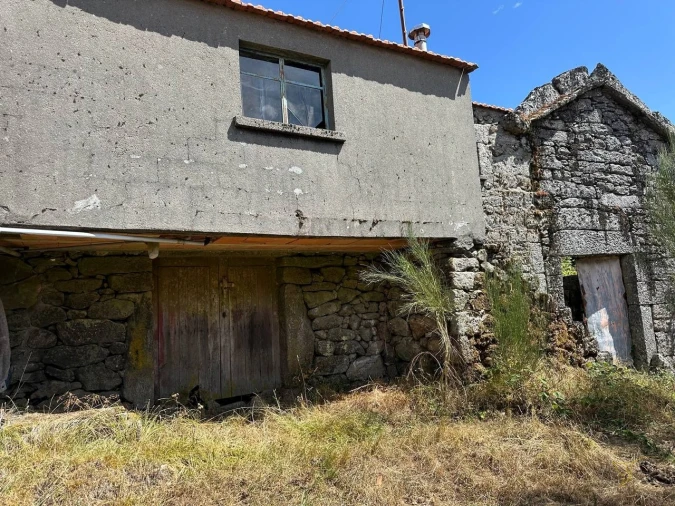 Moradia T3 para Venda em Castro Laboreiro e Lamas de Mouro Foto 3