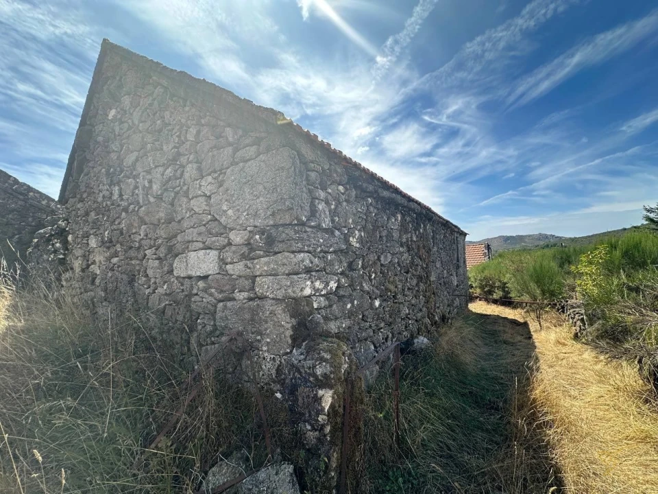 Moradia T3 para Venda em Castro Laboreiro e Lamas de Mouro Foto 5