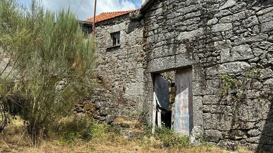 Moradia T3 para Venda em Castro Laboreiro e Lamas de Mouro