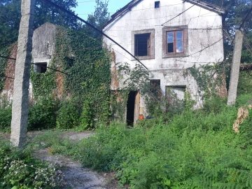 Quinta T0 para Venda em Vila e Roussas