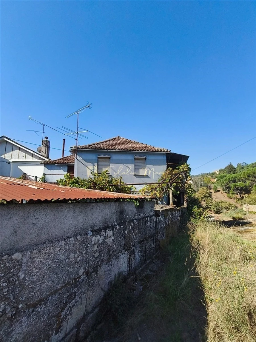 Moradia T2 para Venda em Faíl e Vila Chã de Sá Foto 9