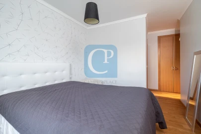 Apartamento T2 para Arrendamento em Lordelo do Ouro e Massarelos
