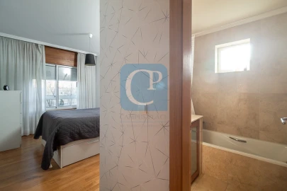 Apartamento T2 para Arrendamento em Lordelo do Ouro e Massarelos