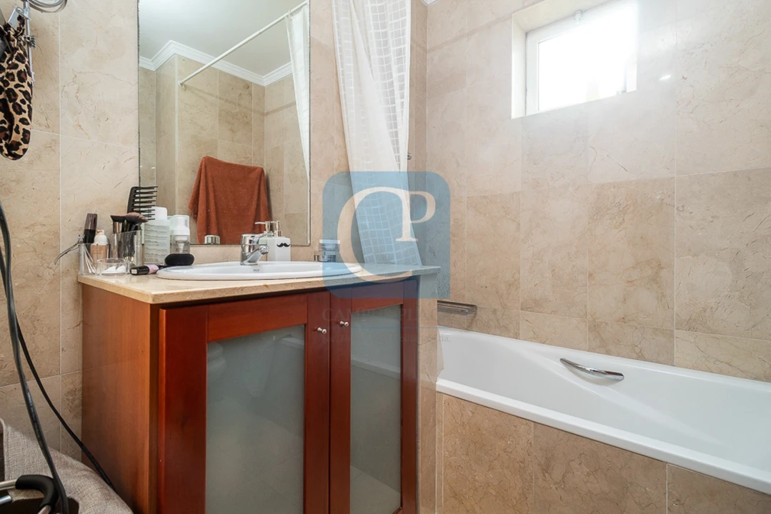 Apartamento T2 para Arrendamento em Lordelo do Ouro e Massarelos Foto 16