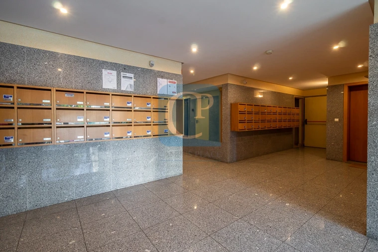 Apartamento T2 para Arrendamento em Lordelo do Ouro e Massarelos Foto 28