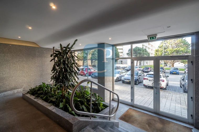 Apartamento T2 para Arrendamento em Lordelo do Ouro e Massarelos Foto 27