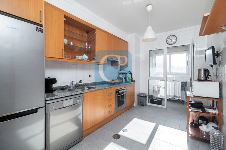 Apartamento T2 para Arrendamento em Lordelo do Ouro e Massarelos Foto 3