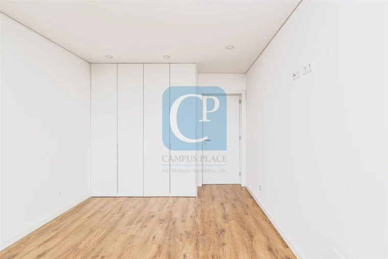 Apartamento T1 para Arrendamento em Pedrouços Foto 16