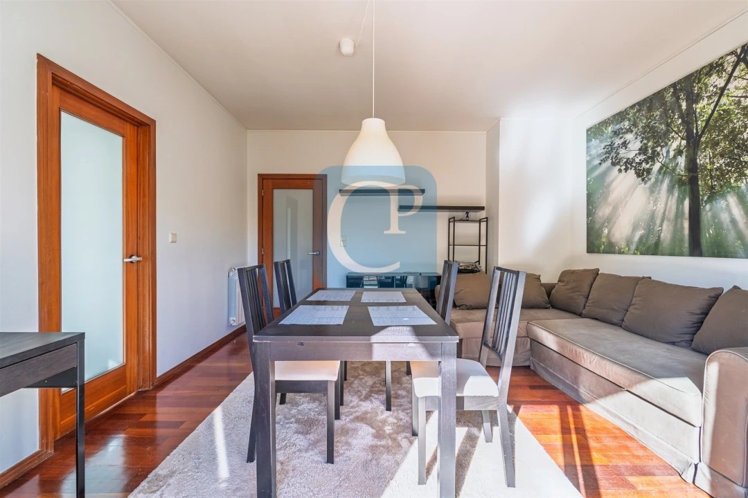 Apartamento T2 para Arrendamento em Paranhos Foto 3