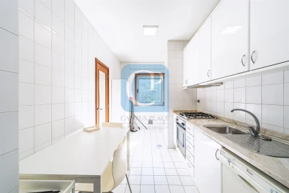 Apartamento T2 para Arrendamento em Paranhos