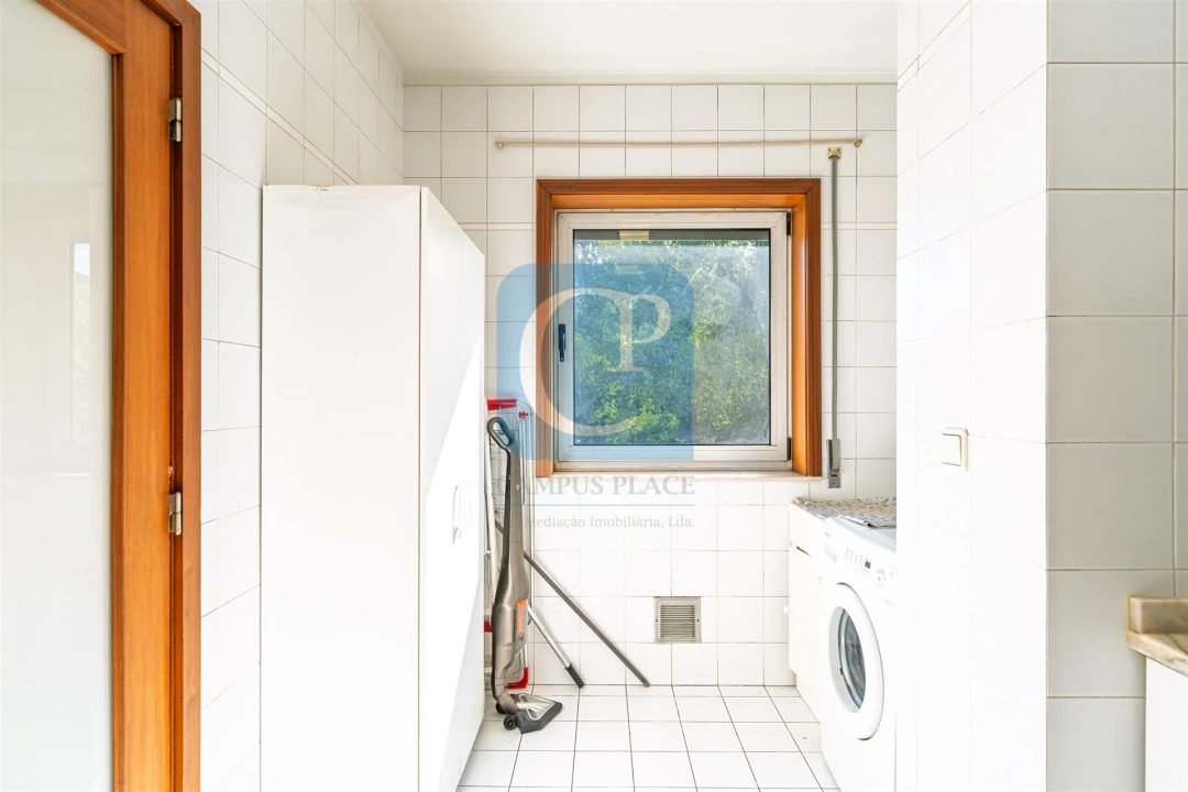Apartamento T2 para Arrendamento em Paranhos Foto 11