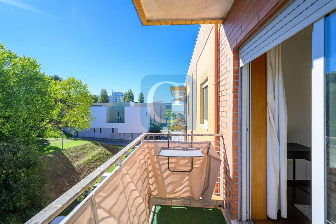 Apartamento T2 para Arrendamento em Paranhos Foto 9