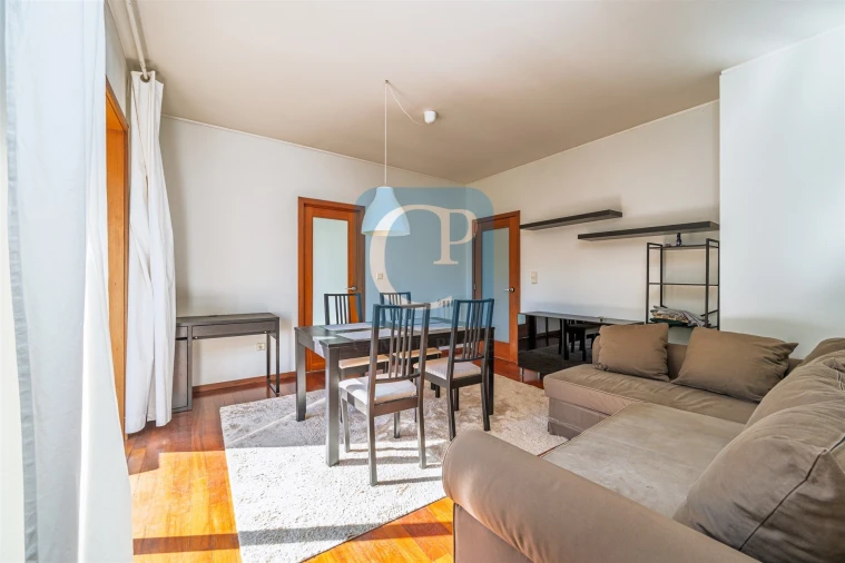 Apartamento T2 para Arrendamento em Paranhos Foto 4