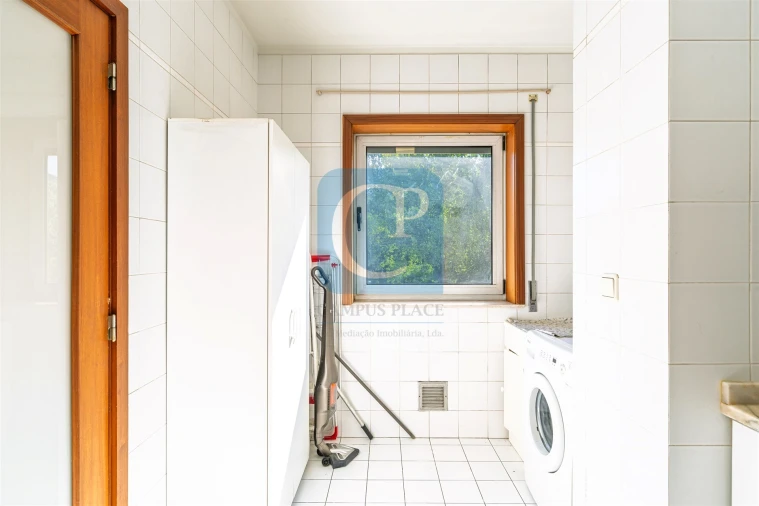 Apartamento T2 para Arrendamento em Paranhos Foto 11