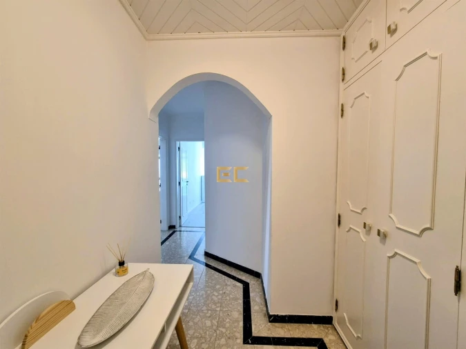 Apartamento T1 para Venda em Buarcos Foto 3