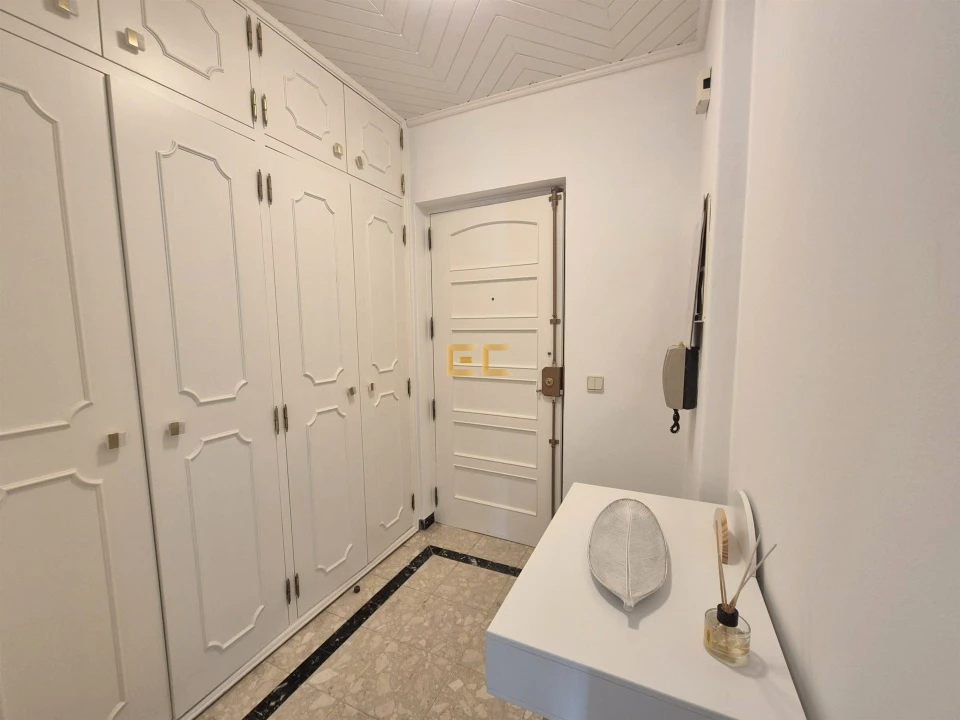 Apartamento T1 para Venda em Buarcos Foto 4
