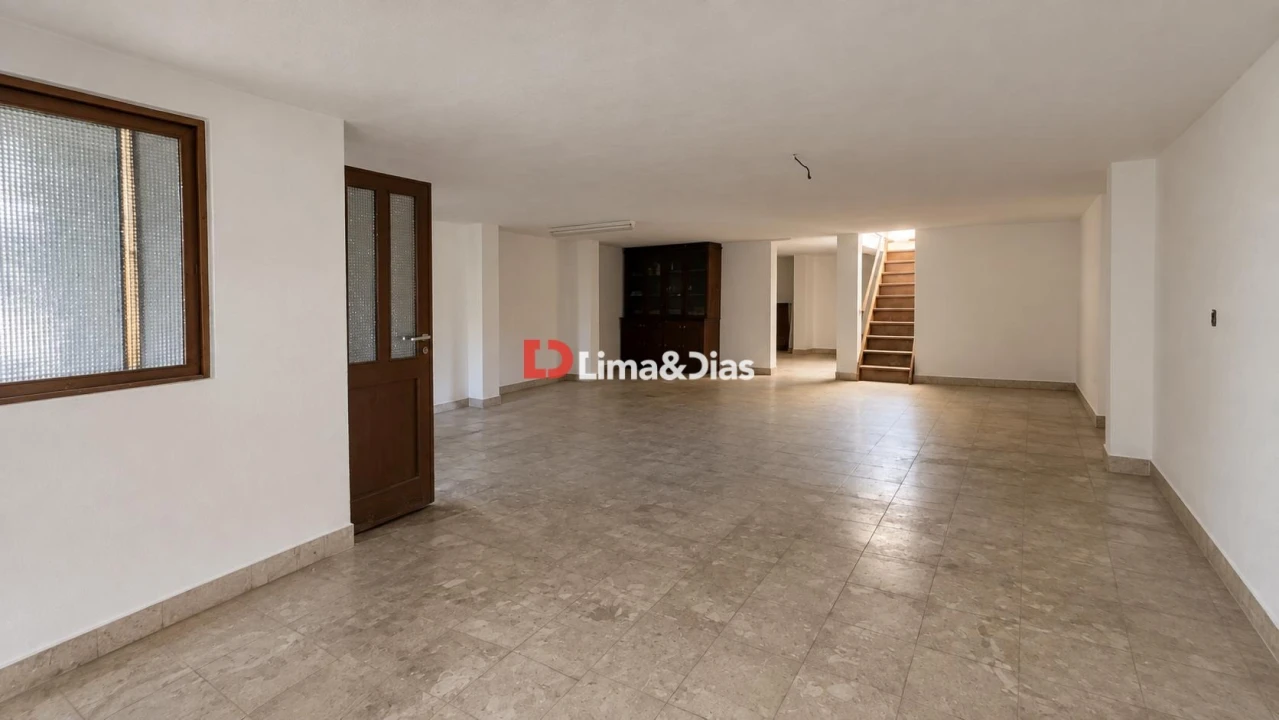 Moradia T5 para Venda em Mafamude e Vilar do Paraíso Foto 4