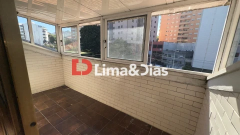 Moradia T5 para Venda em Mafamude e Vilar do Paraíso