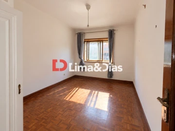 Moradia T5 para Venda em Mafamude e Vilar do Paraíso