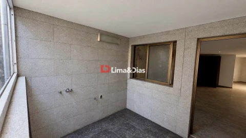 Moradia T5 para Venda em Mafamude e Vilar do Paraíso