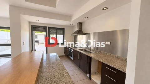 Moradia T5 para Venda em Mafamude e Vilar do Paraíso