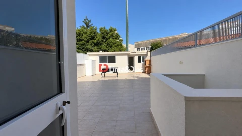 Moradia T5 para Venda em Mafamude e Vilar do Paraíso