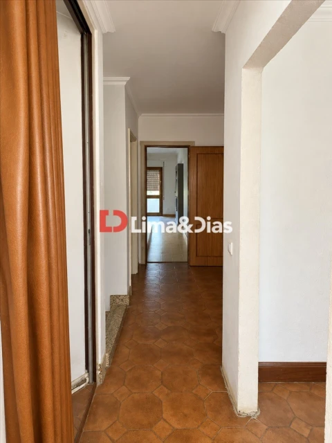 Moradia T5 para Venda em Mafamude e Vilar do Paraíso