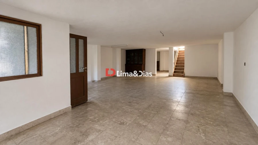 Moradia T5 para Venda em Mafamude e Vilar do Paraíso Foto 4