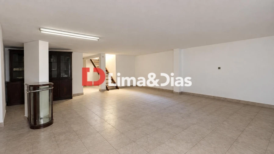 Moradia T5 para Venda em Mafamude e Vilar do Paraíso Foto 11