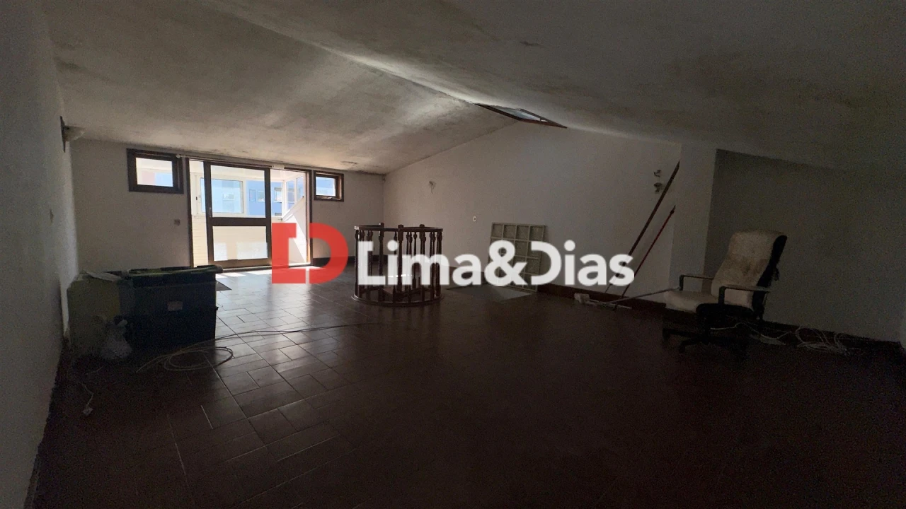 Moradia T5 para Venda em Mafamude e Vilar do Paraíso Foto 28