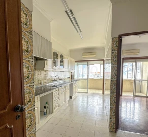 Apartamento T4 para Arrendamento em Alvalade