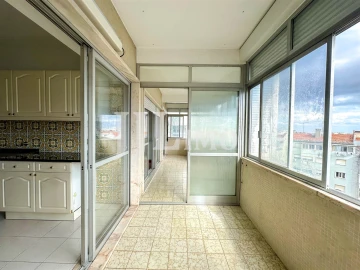 Apartamento T4 para Arrendamento em Alvalade
