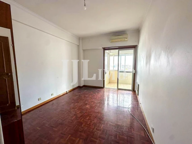 Apartamento T4 para Arrendamento em Alvalade Foto 12