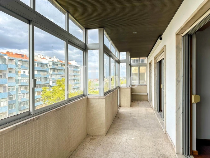 Apartamento T4 para Arrendamento em Alvalade Foto 9