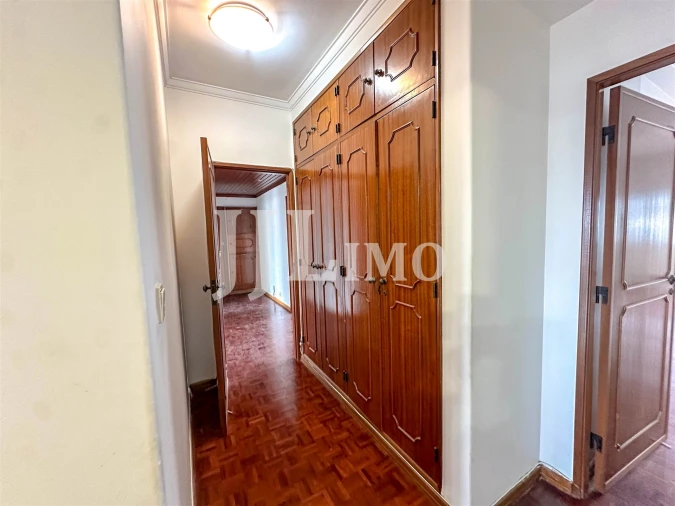 Apartamento T4 para Arrendamento em Alvalade Foto 16