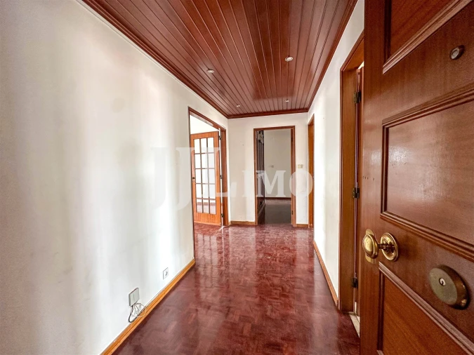 Apartamento T4 para Arrendamento em Alvalade Foto 4