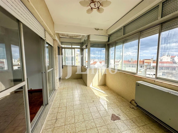 Apartamento T4 para Arrendamento em Alvalade Foto 11