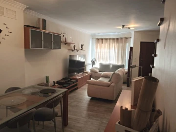 Moradia T4 para Venda em Laranjeiro e Feijó