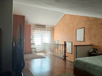 Moradia T4 para Venda em Laranjeiro e Feijó