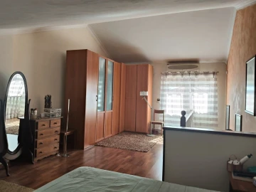 Moradia T4 para Venda em Laranjeiro e Feijó