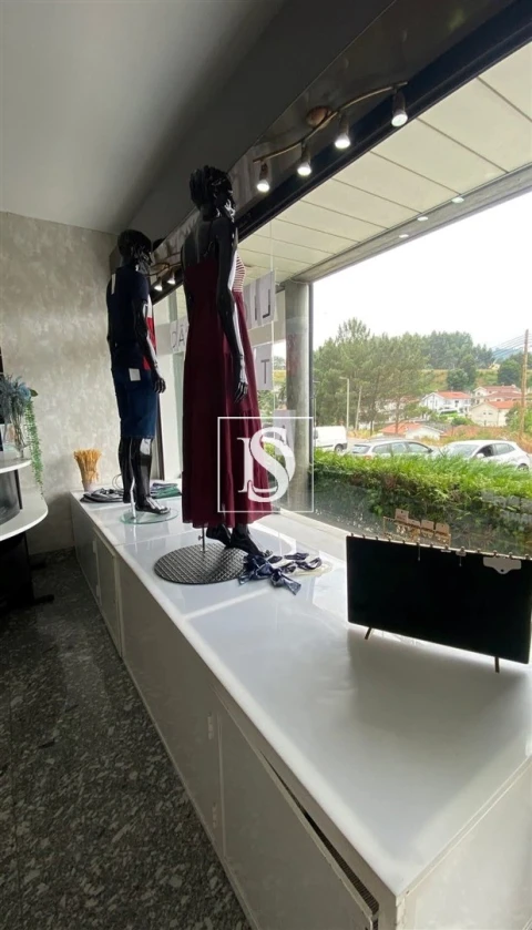 Loja para Venda em Mesão Frio