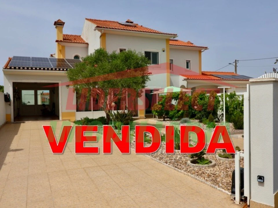 Moradia T4 para Venda em Silveira Foto 1